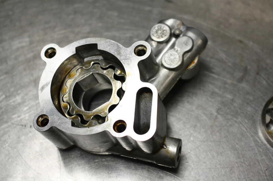 12-16 HARLEY-DAVIDSON ROAD GLIDE FLTRX ENGINE MOTOR OIL PUMP Foto 3 de 4