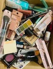 Wholesale Lot Of 100 Piece Of Name Brand Makeup Products.