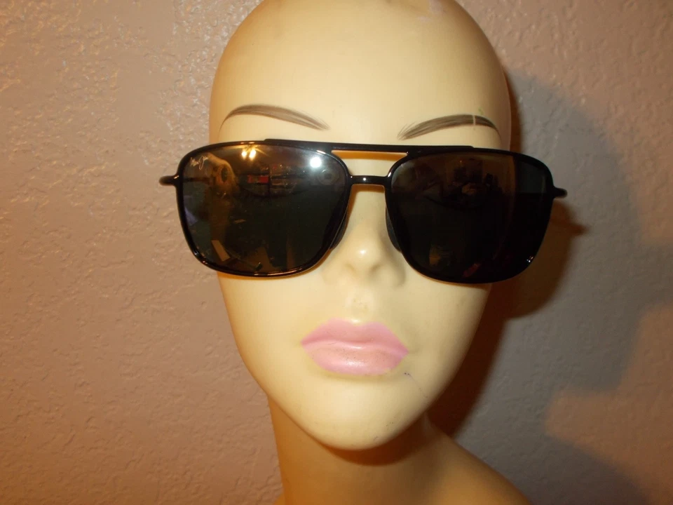 Gafas de sol polarizadas con marco negro brillante Maui Jim gris Kaupo Gap MJ437-02 Foto 3 de 4