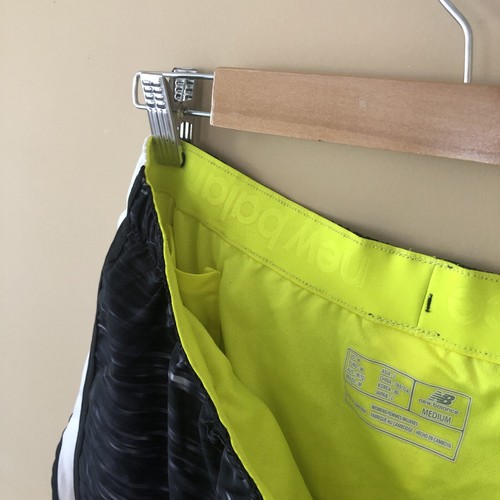 Womens NEW BALANCE Shorts Gym Training NBDry Pattern Fabric Size Medium M / 12 - Picture 8 of 9
