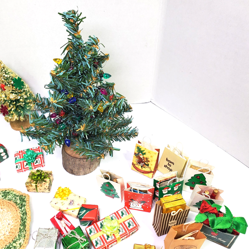 Vintage Doll House Miniatures Christmas Themed Living Room Lot - Foto 2 di 13