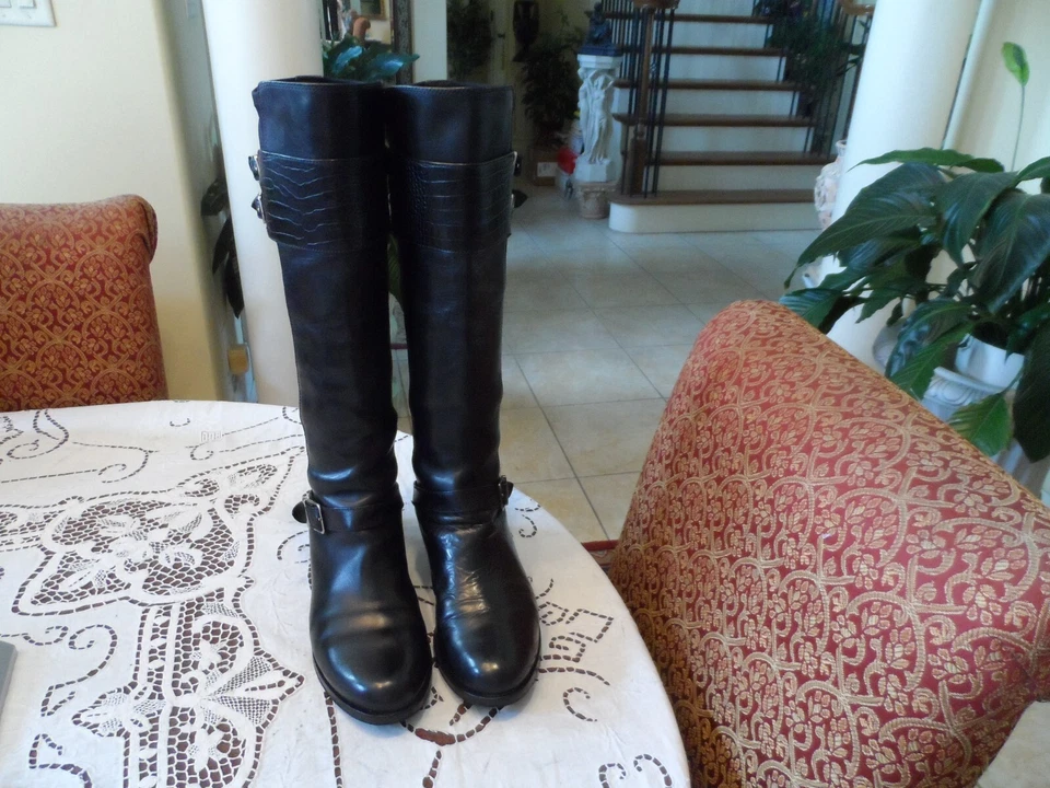 Carolina Herrera Black Calf Leather Rding Boots w/Multi Strap Detail Size 8 - Image 2 of 4