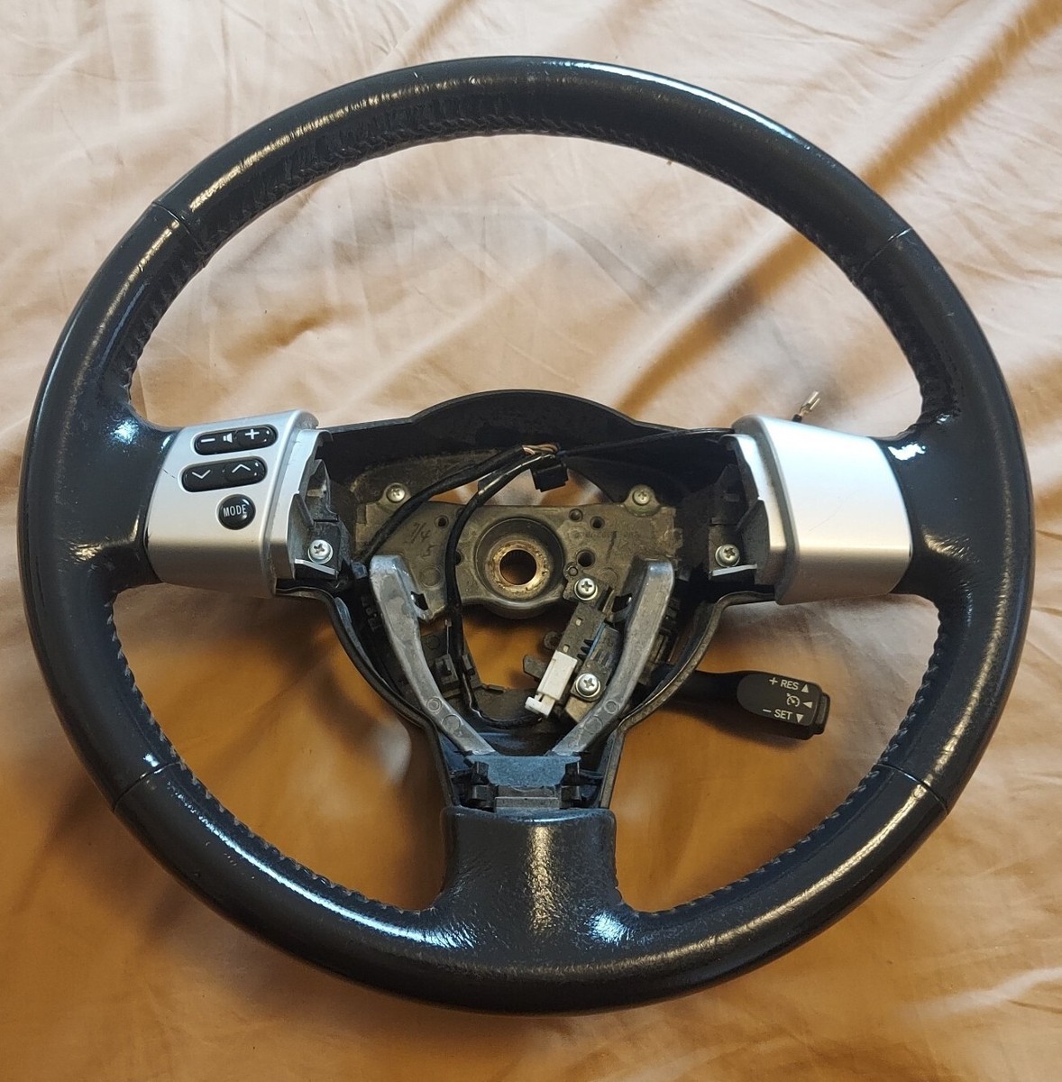 07 -14 FJ CRUISER Steering Wheel Black Leather Silver 3 Spoke