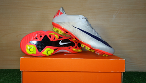 nike mercurial tiempo