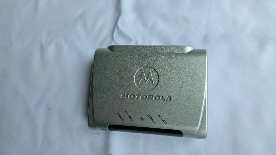 Motorola 2210 ADSL2+ DSL Modem - Silver (Used, Tested, Works) - Image 4 of 4