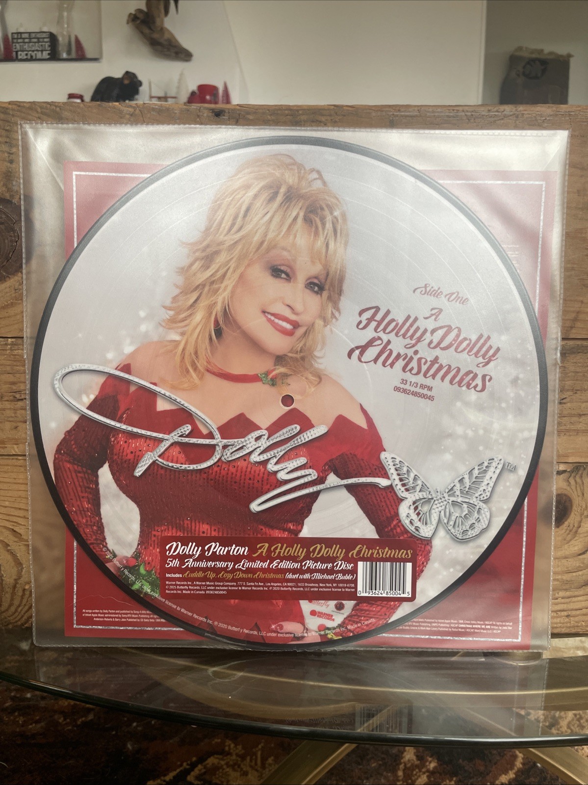 A Holly Dolly Christmas Picture - Image 2