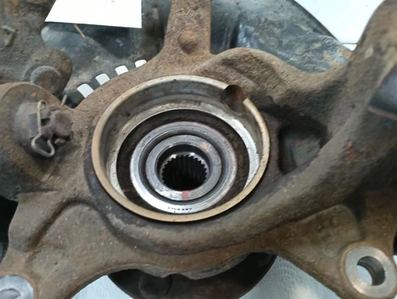 Husillo/nudillo delantero izquierdo con cubo AWD de 2008 Toyota Highlander 9941102 Foto 3 de 4