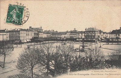 Vitry-le-François, la place d'Armes. 407, 02.