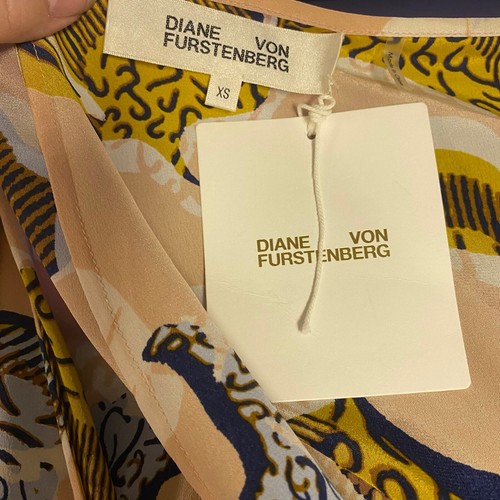 Diane Von Furstenberg Eloise Wax Cloth Floral Sz XS NWT - Picture 6 of 7