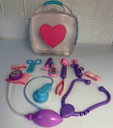 Perfectly Cute Doctor Kit 10 Pieces + Case Pretend Doctor Roll Play Heartbeat - Bild 1 von 7
