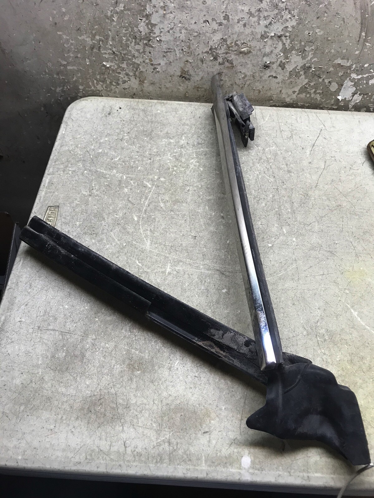 13 14 15 16 17 18 Bentley GTC Right Passenger Front Exterior Vent Window Trim