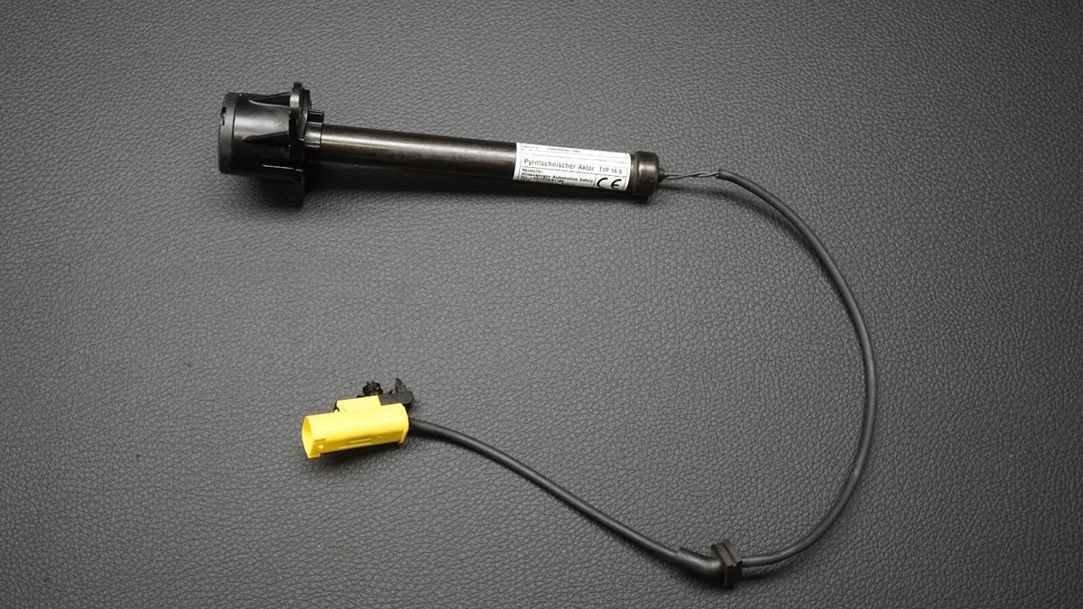 GENUINE MERCEDES BENZ GLE GLS W166 X166 HOOD HINGE ACTUATOR 