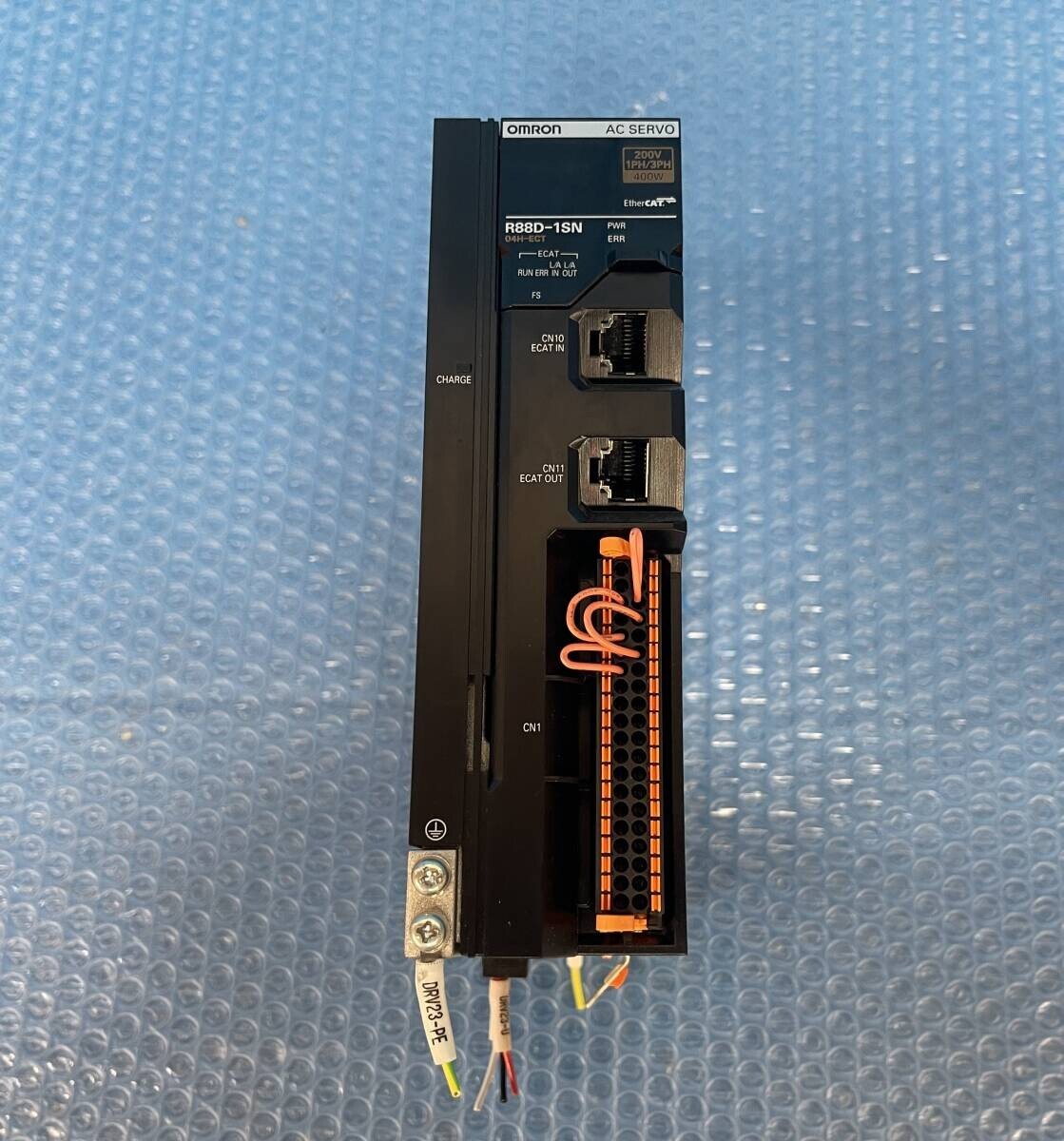 OMRON ACサーボドライブ R88D-1SN04H-ECT OMRON R88D-1SN04H-ECT AC Servo Driver R88D1SN04HECT Used