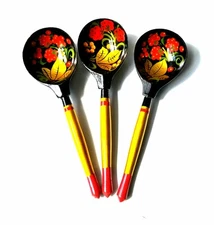 Russian Spoon Wooden Traditional Khokhloma Strawberry Hohloma Artwork 7.5"