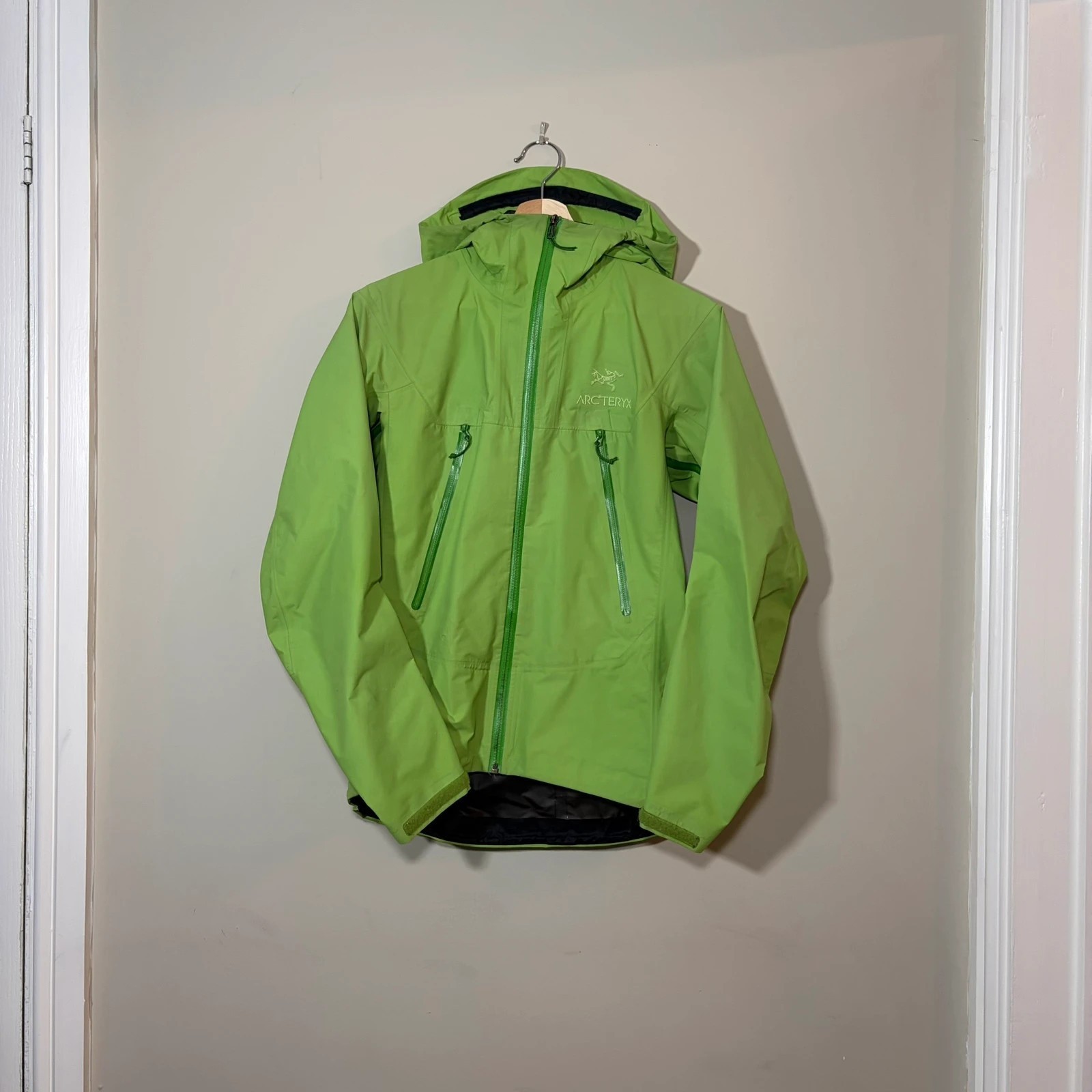 Arcteryx Alpha SL GORETEX jacket waterproof rain coat