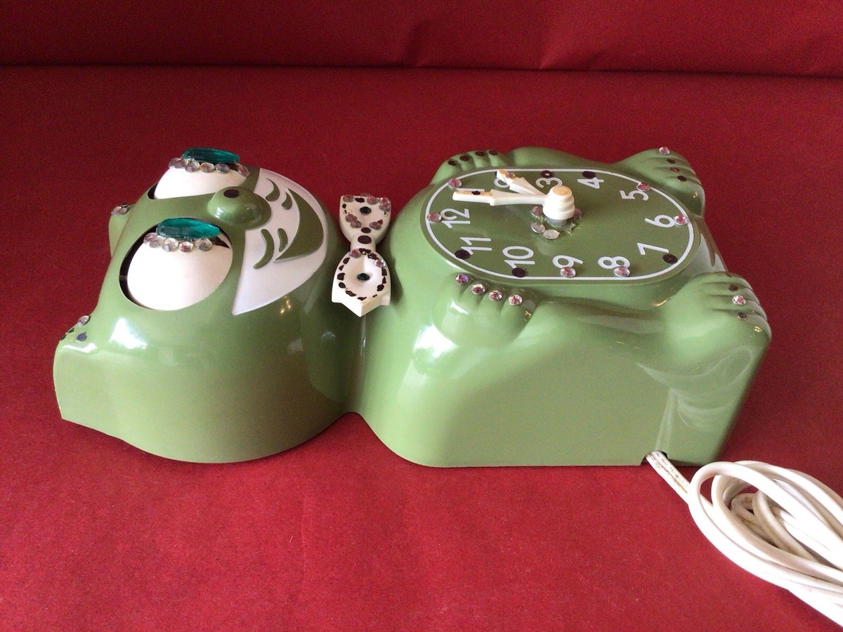 Vtg 1960s Animated KIT CAT KLOCK D8 Wall Clock Jeweled Avocado