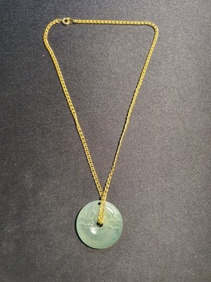 Edler Jade Anhänger mit Fledermaus Motiv Ø ca. 3 cm   Glücksbringer Feng Shui Am