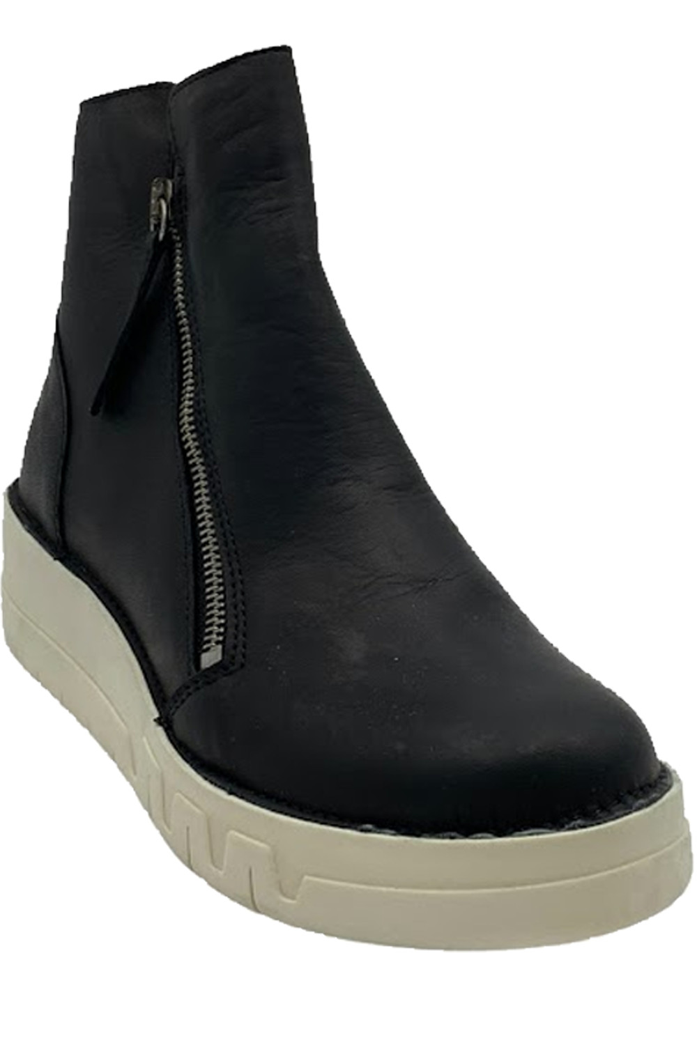 Кожаные ботинки на танкетке Miz Mooz Lando черного цвета