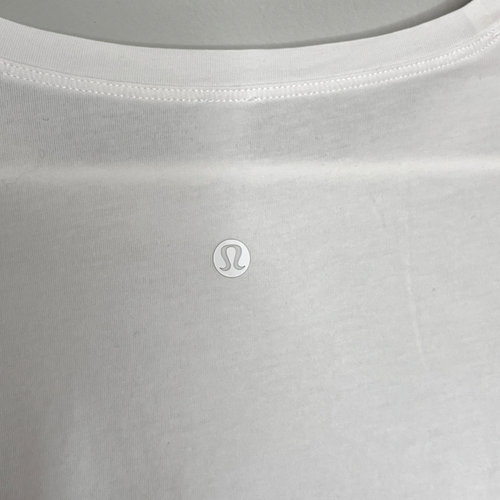 T-shirt donna Lululemon Cates 8 bianca cropped relaxed pima misto cotone minimal - Foto 5 di 6