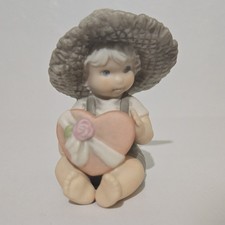 Verkerke Kim Anderson Porcelain Girl with Heart Figurine Matte 1996