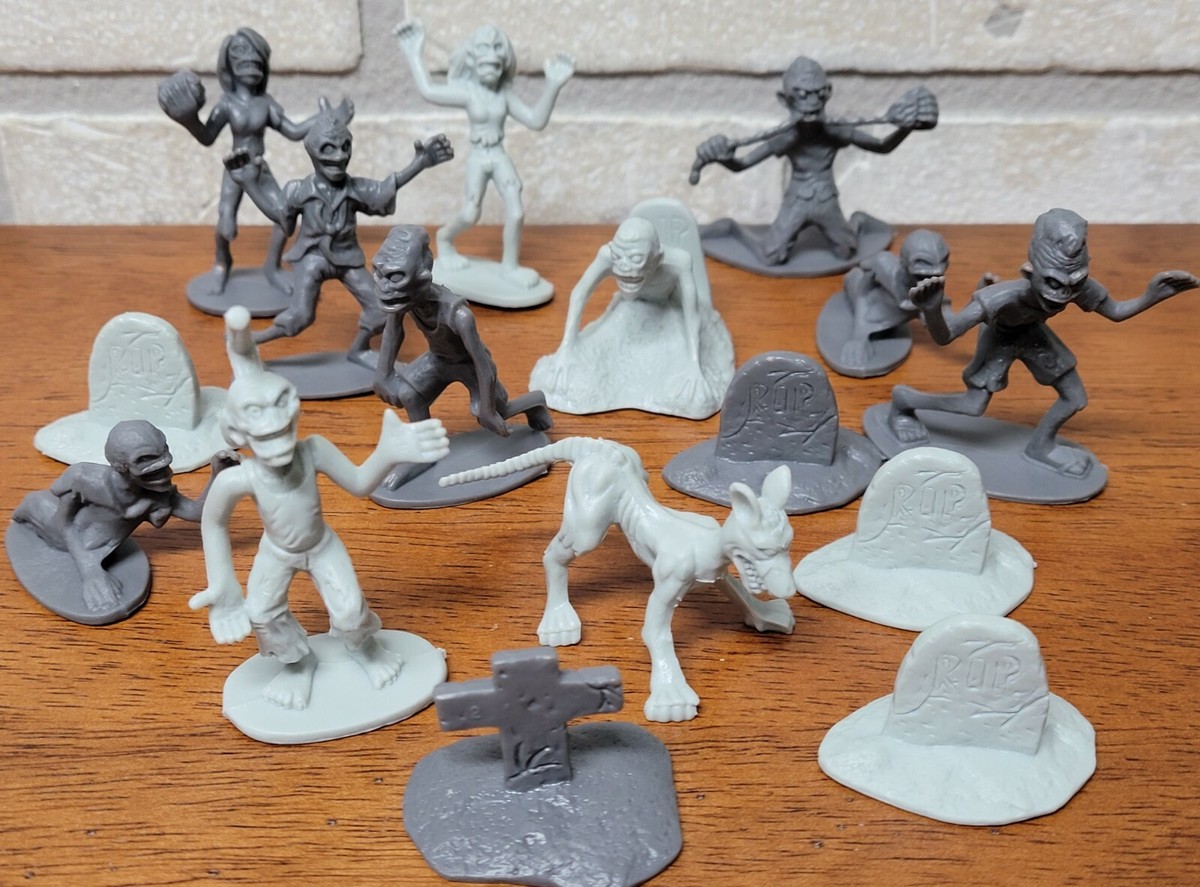 Zombie Figure Walking Dead 16pc. Set TOY PLASTIC FIGURES ARMY MEN