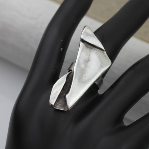 Silber Ring Brutalist Faltiger Ring Modernist Abstrakter Ring Design Ring - Picture 9 of 10