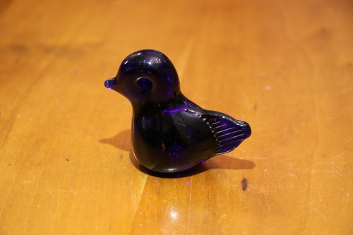 Vintage Cobalt Blue Bird Figurine Glass Hand Blown Made in Sweden Signed Bosse - Picture 2 of 4