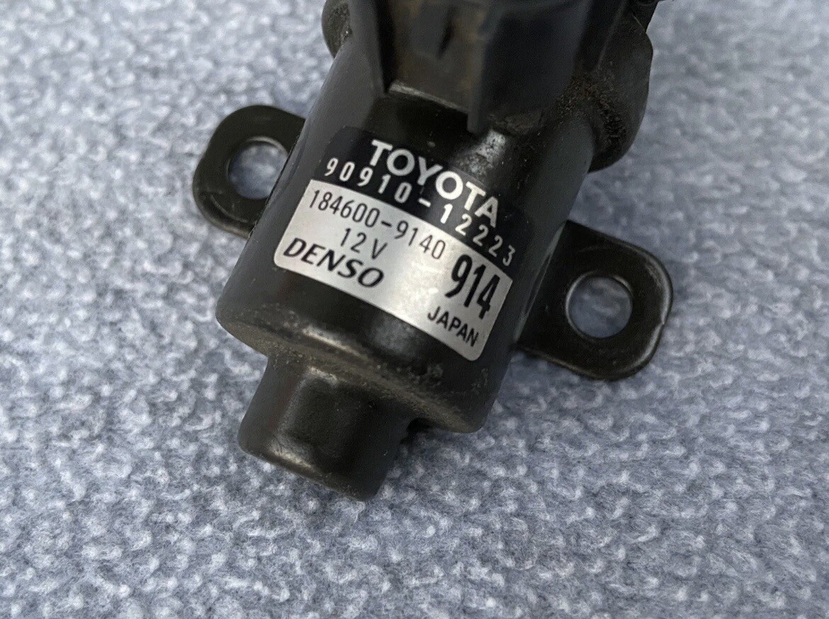01 02 03 04 05 Lexus GS430 SC430 4.3 V8 Vacuum Switch Valve 90910
