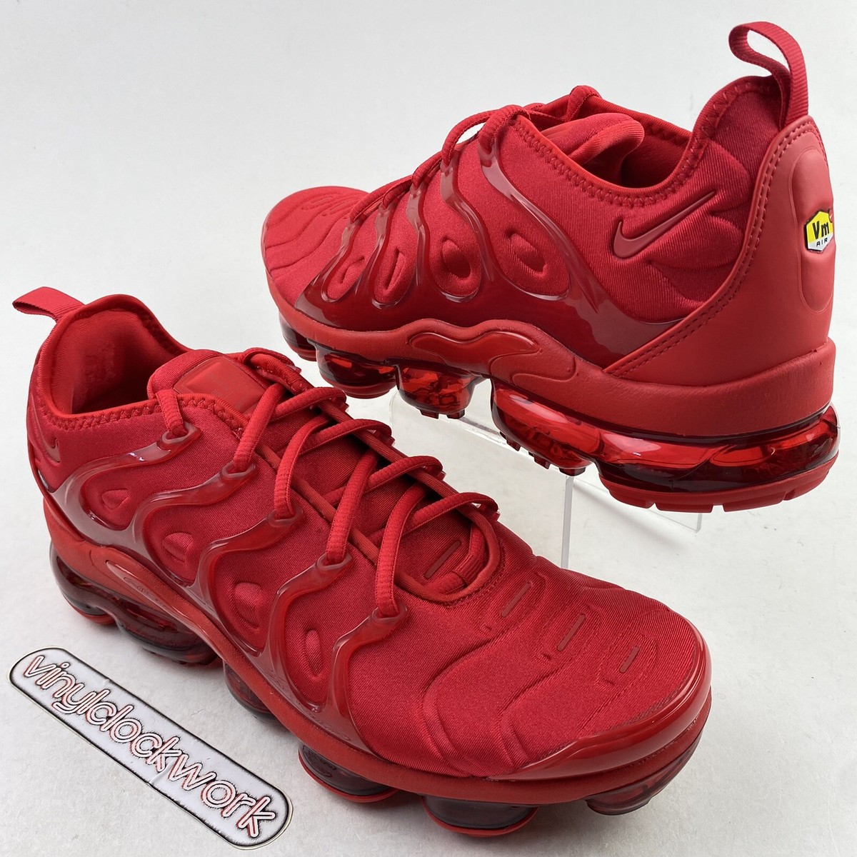 all red air max vapormax plus