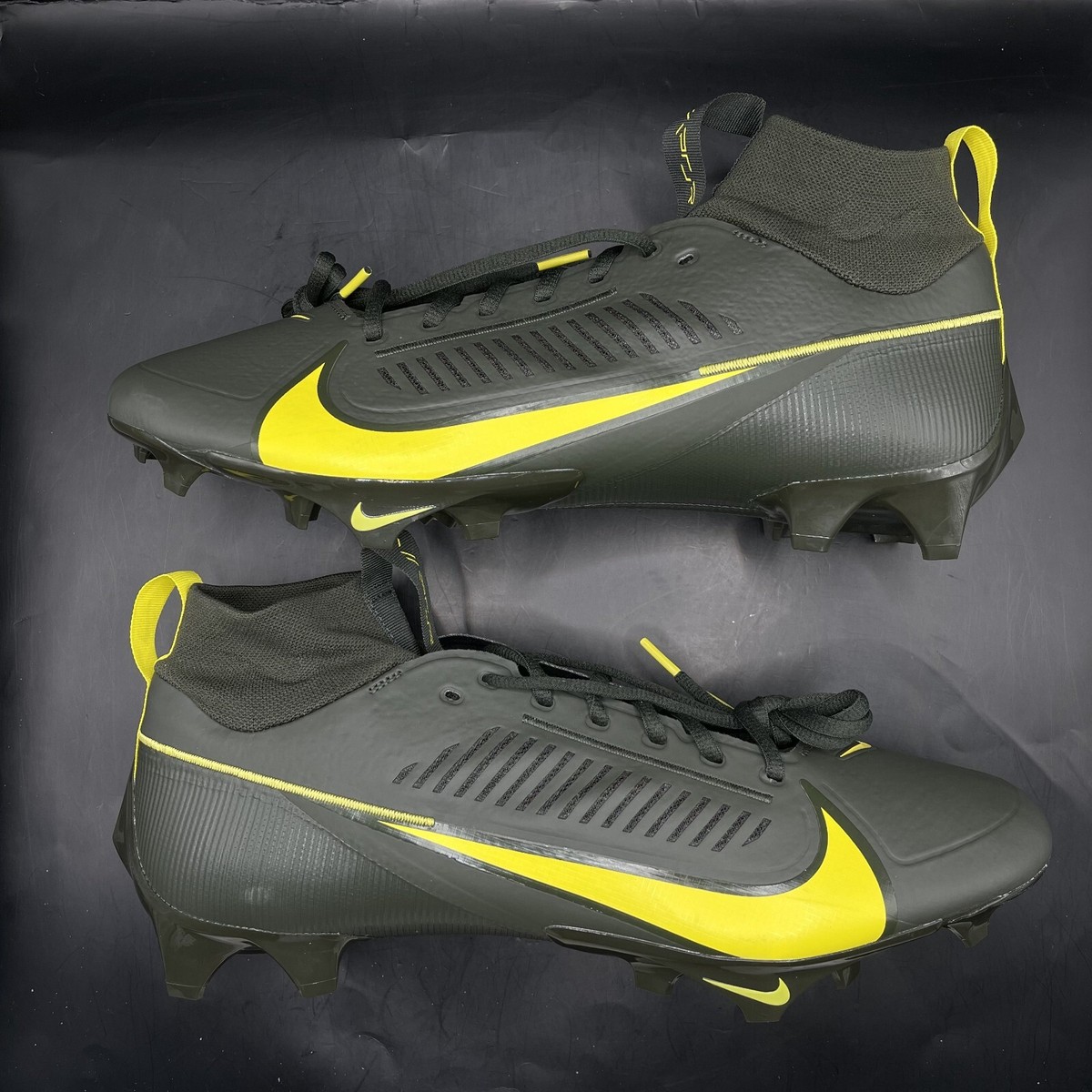 Size 15 Nike Vapor Edge Pro 360 Oregon Ducks PE Football Cleats Black/Yellow Nike Vapor Edge 360 Elite Oregon PE Yellow Football Cleat  main image 4