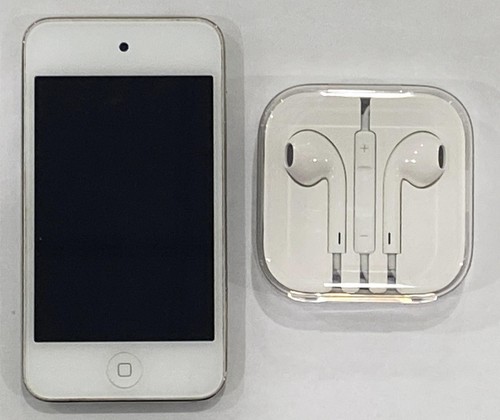 Apple iPod Touch 4th Gen. Version 6.1.5 (16GB )Silver