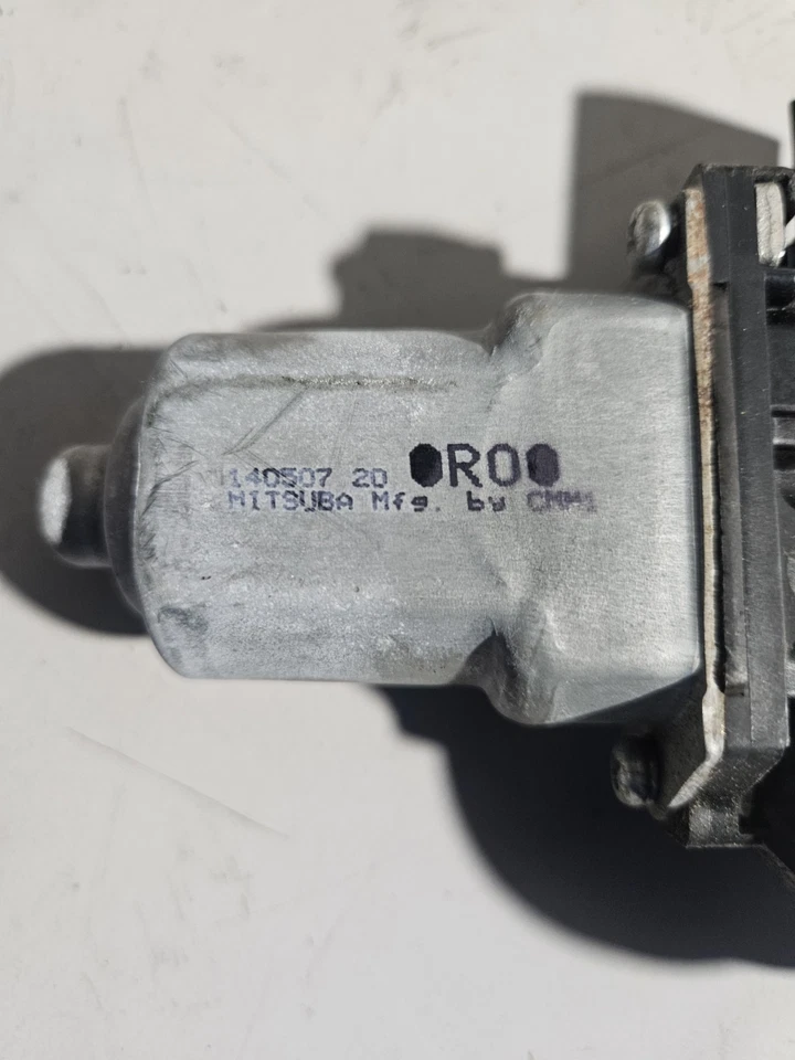 OEM 2013 2014 2016 HONDA CIVIC FRONT LEFT WINDOW GLASS MOTOR REGULATOR - Image 3 of 4