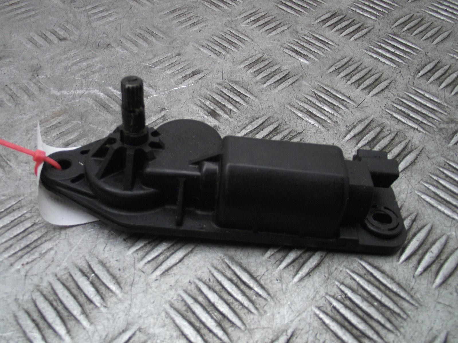 Nissan Elgrand Right Offside Rear Door Lock 2 Pin Plug Mk2 E51 2002-2009R