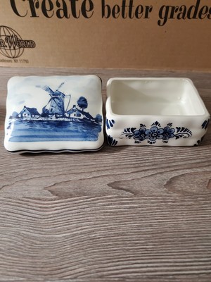 Delft Blue made in holland Vintage Windmill/Water/Flowers  box 3'' X 4''
