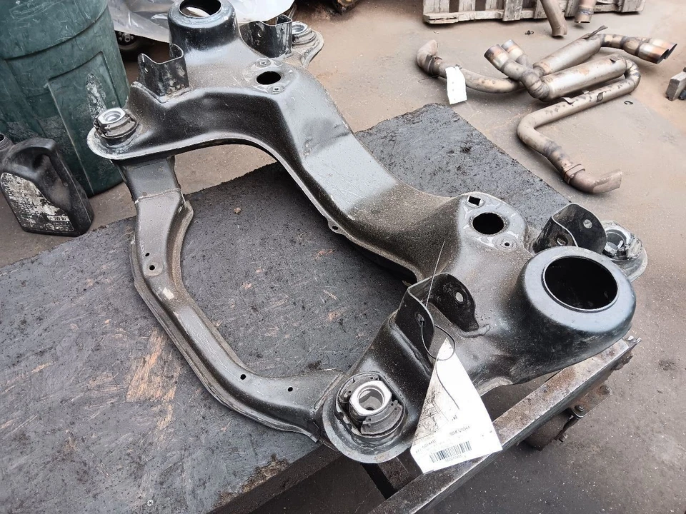 86-89 Mercedes R107 560SL Front Suspension Sub Frame Cross Member Cradle Support - Image 3 of 4