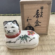 Incense container, Chinese zodiac dog, by Waraku, W2.5xH1.9", Japan vintage