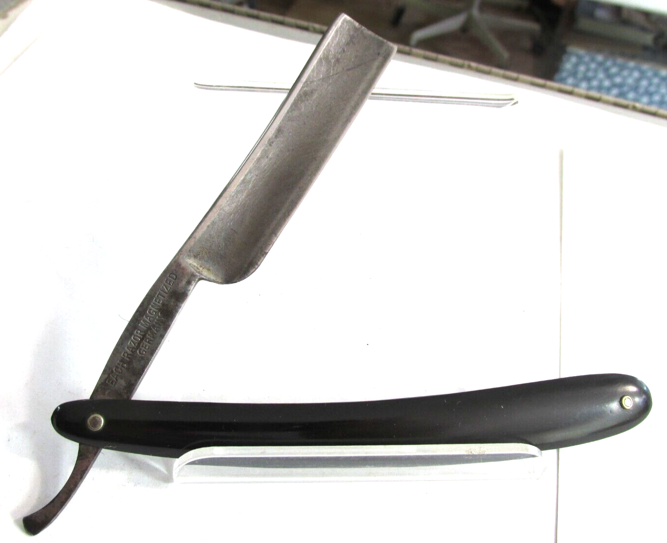 Vintage YANKEE CUTLERY CO LION BRAND Straight Razor & Box, BACH Barber