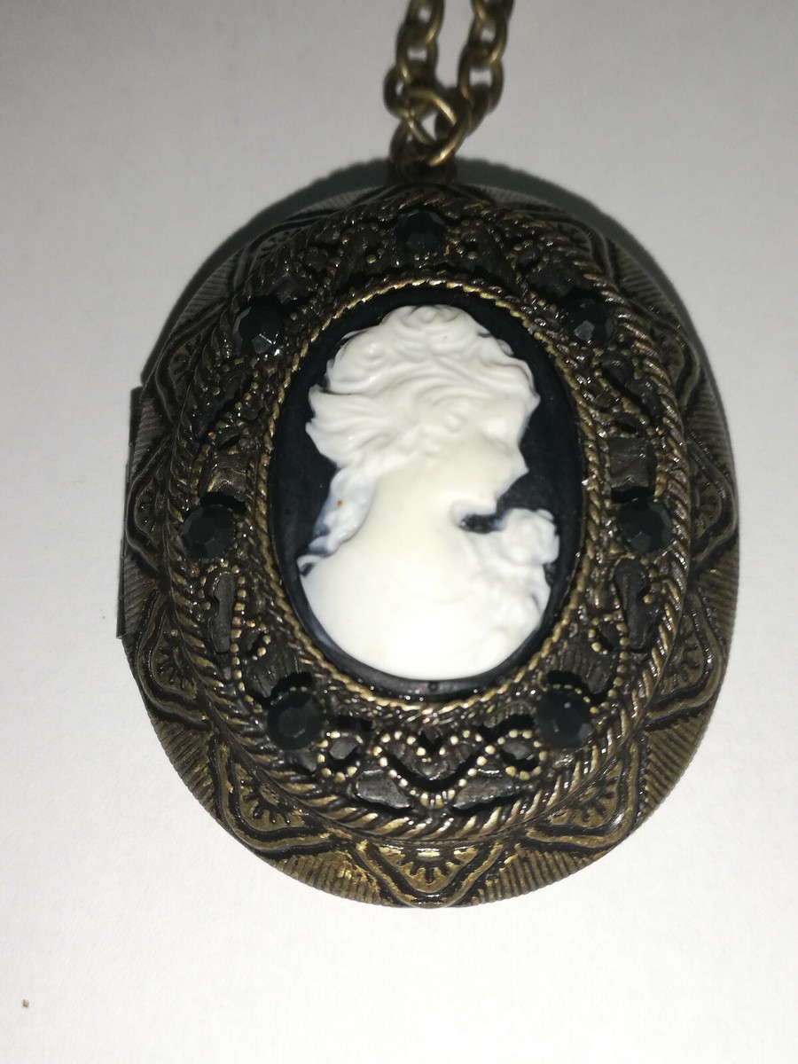 Rare Anna Sui Jewelry Necklace Made in Japan Faux Cameo Antique 