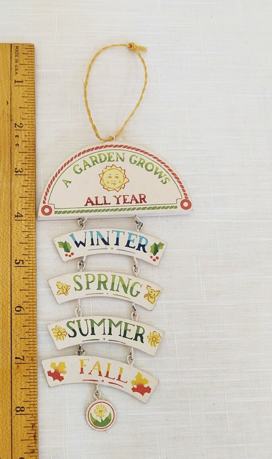 SMALL GARDEN PLAQUE ~~ORNAMENT "A GARDEN GROWS"