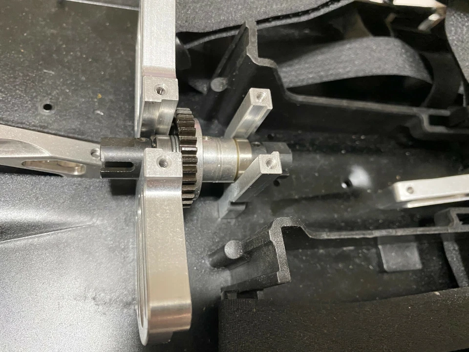 Soporte EZM diferencial central de aluminio para 1/7 Arrma ilimitado infracción rojo Foto 2 de 2