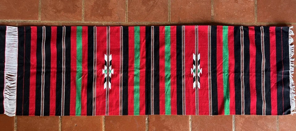 2 alfombras de corredor de lana mexicana de colección 26”x 80” aún unidas rojas verdes negras blancas nuevas Foto 2 de 4