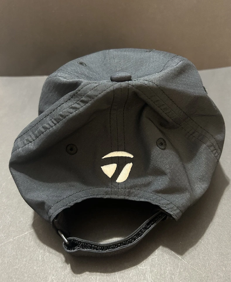Sombrero TaylorMade para hombre OS negro bordado blanco logotipo auto sujetador marca de golf Foto 3 de 4