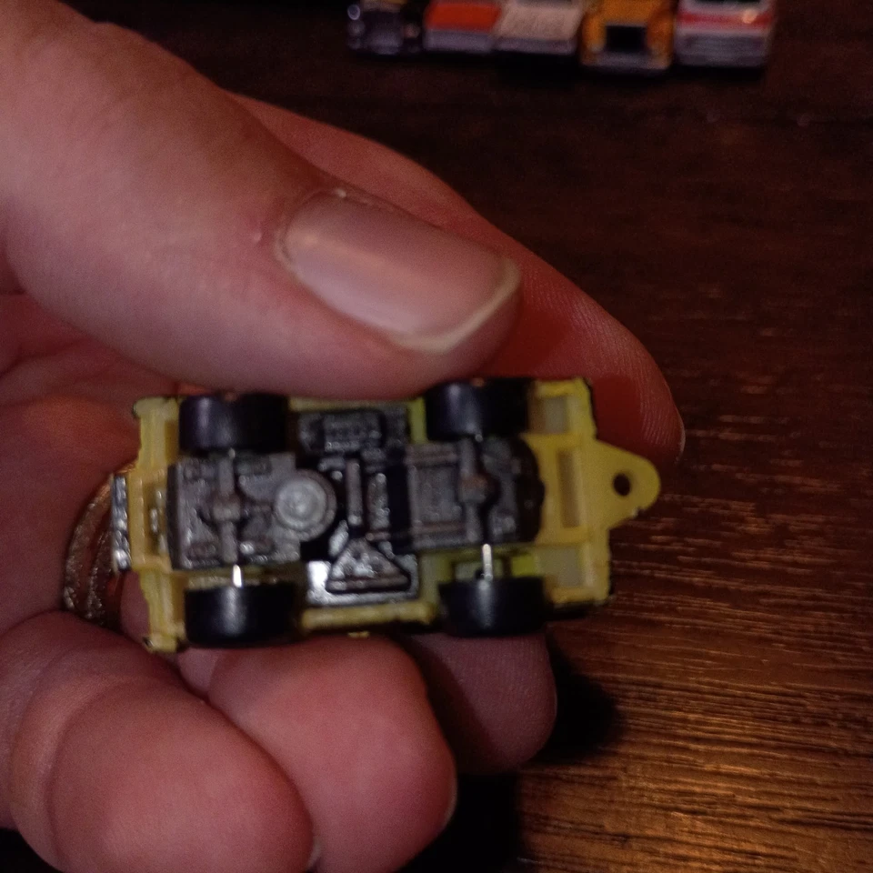 RARO Micro Máquinas 1987 Departamento de Bomberos Galoob Datsun Amarillo Verde Camión Rescate Foto 2 de 2