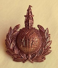 BRASS ROYAL MARINES LABOUR CORPS WW1 CAP BADGE - D222