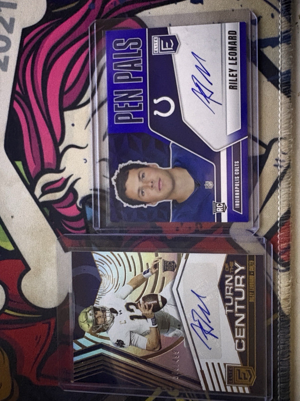 2025 Donruss Elite Riley Leonard Blue Pen Pals RC & Turn Of The Century Auto