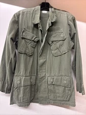 VINTAGE VIETNAM ORIGINAL JUNGLE JACKET SIZE EXTRA SMALL SHORT  RIPSTOP BEAUTIFUL