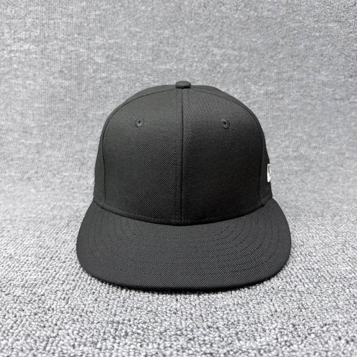 New Era 59FIFTY Blank Fitted Hat Black Grey Underbrim Size 6 1/2 52cm Kids