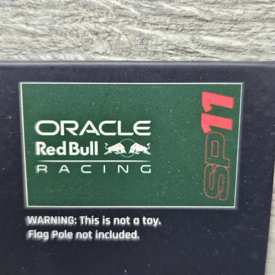 Oracle Red Bull Racing Sergio Perez #11 - Formula 1 Green Flag Brand New in Bag - Image 4 of 4