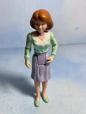 Playskool Dollhouse Redhead  Red HAIR  MOM MOTHER in PURPLE SKIRT GREEN BLOUSE