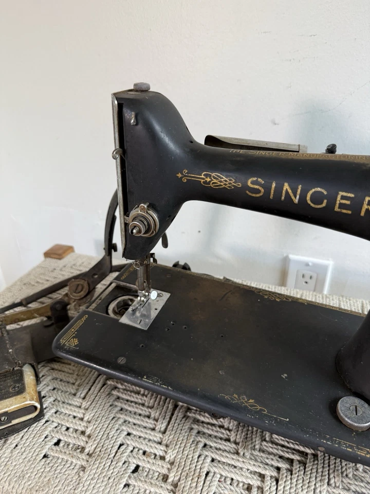 🍊Máquina de coser Singer Treadle 1926 de colección modelo 101 con motor en maceta y pedal Foto 2 de 4